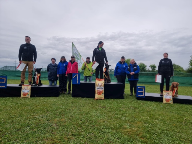 Siegerehrung Treppchen 2a